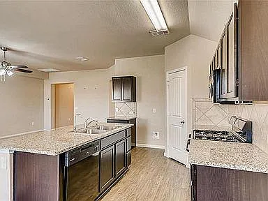 415 Camellia Dr — Photo 21