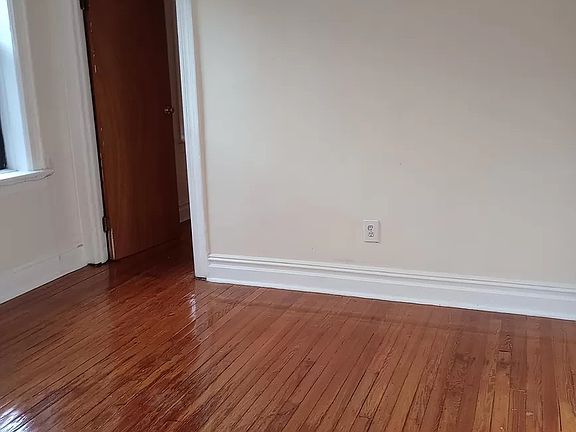 4th image of 5418 Park Ave #31
