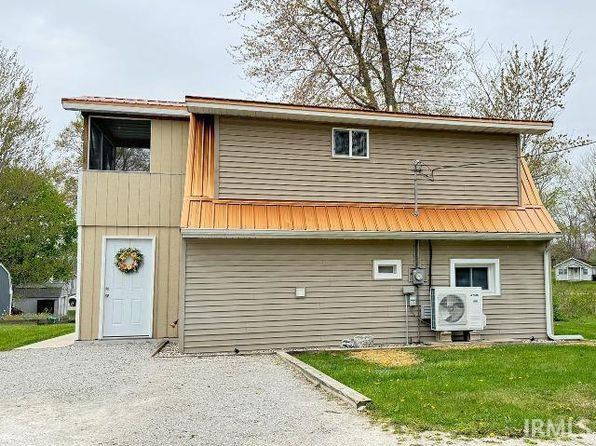 25 W 16a Ln, North Webster, IN 46555