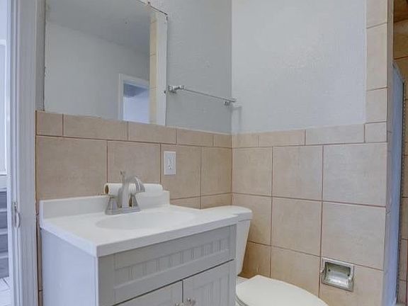 3rd image of 10601 Vista Alegre Dr
