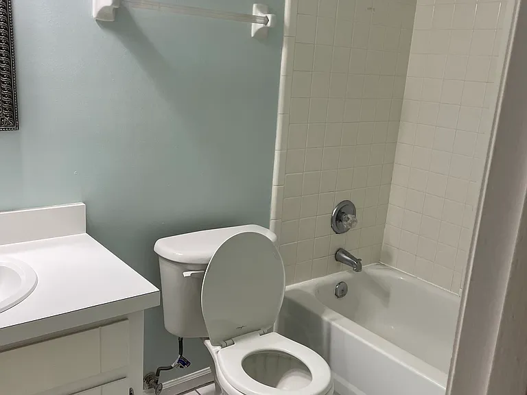 802 Elizabeth Dr — Photo 9