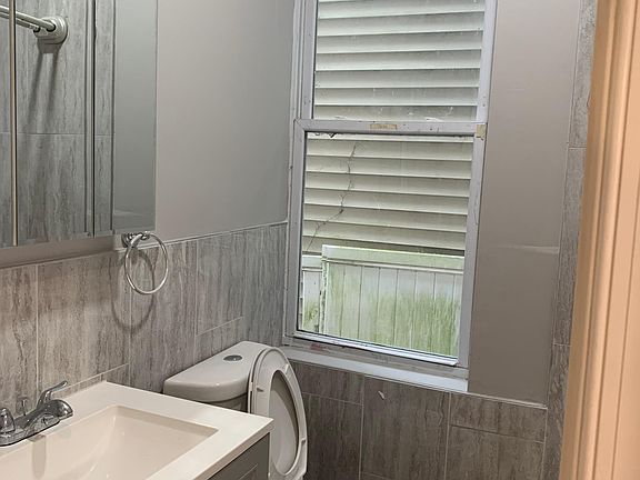 5th image of 729 N 44th St #1