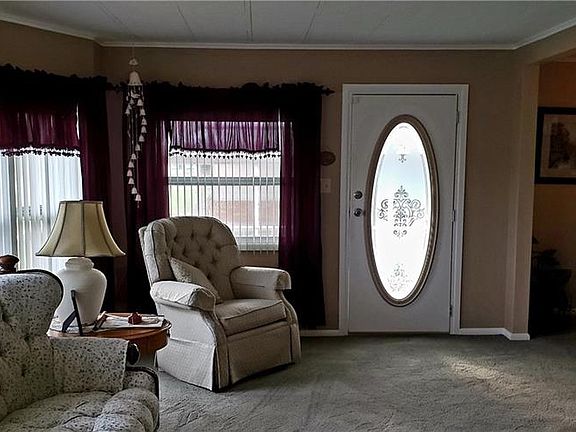 2nd image of 217 Caloosa Lake Cir N