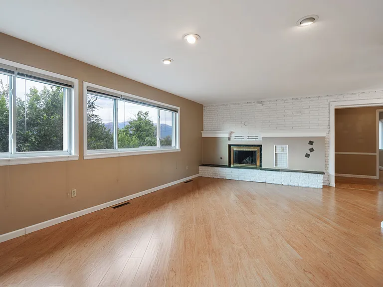 1221 Mount View Ln — Photo 7