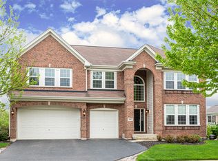 2917 Kelly Dr, Elgin, IL 60124