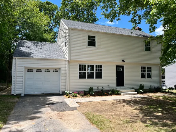 58 Oak Hill Road, Montville, CT 06370