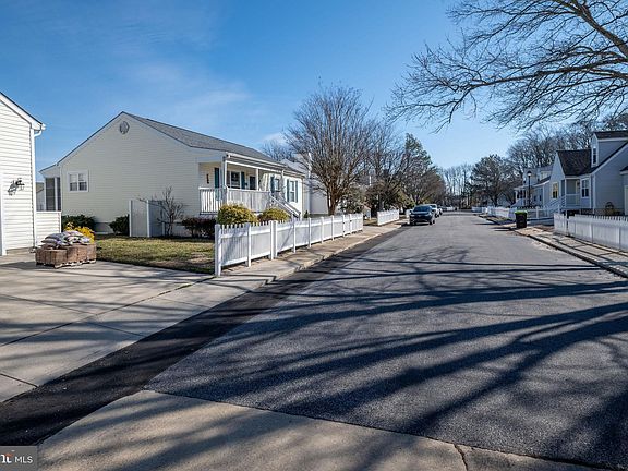 2nd image of 38518 S Hampton Dr