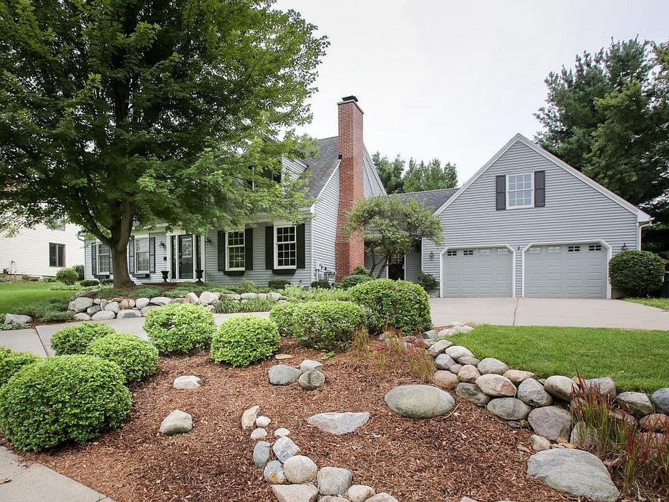 3591 fleetwood drive-102