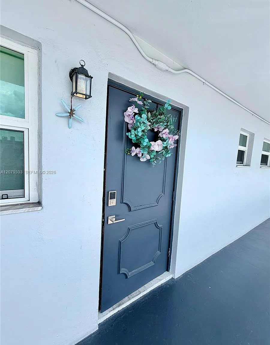 Royal Oaks Condo — Photo 3