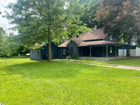416 E Maple St, Mc Bain, MI 49657