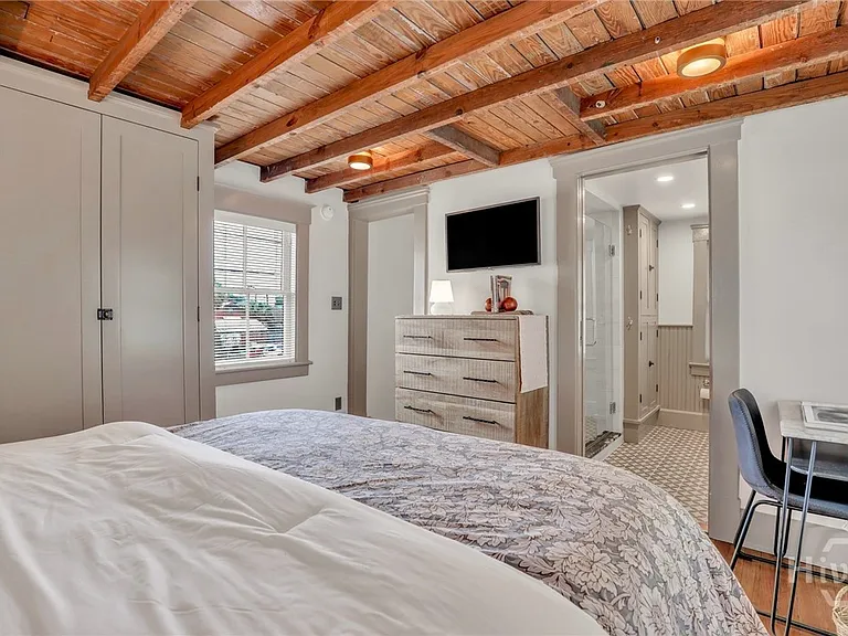 410 1/2 E Victory Dr #CARRIAGE HOUSE — Photo 21