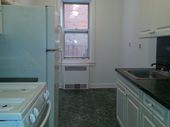 5th image of 390 Ocean Pkwy APT 3G