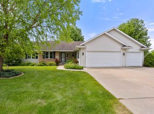 2407 Red Fescue Ct, Menasha, WI 54952
