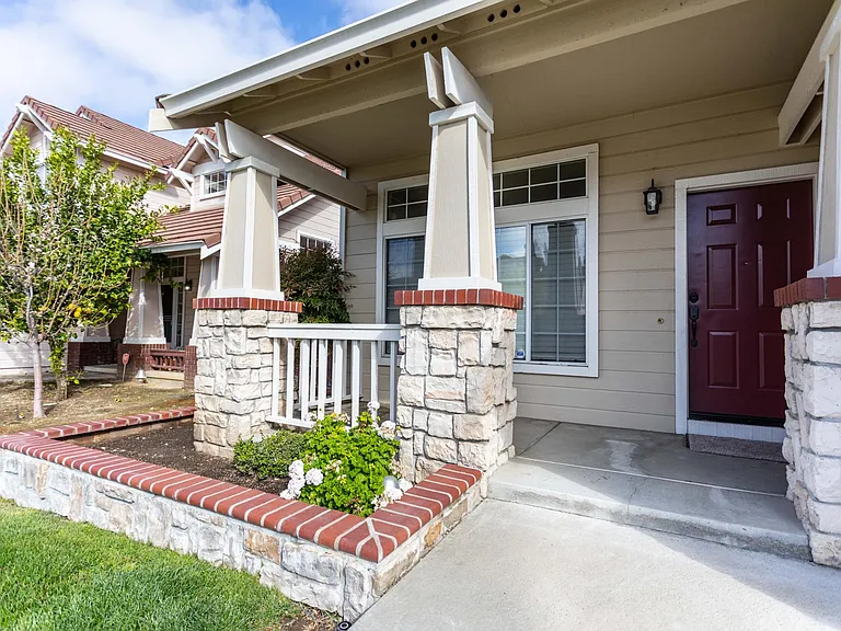 1040 Dellwood Ct — Photo 6