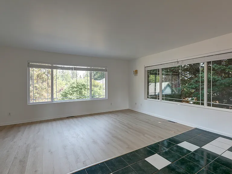 20302 Dayton Ave N #ADU — Photo 4