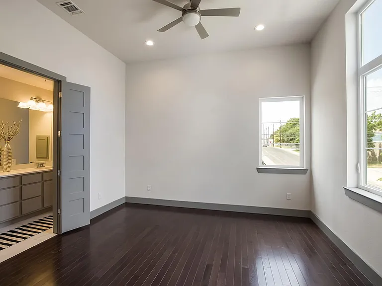 803 E Park Ave #104 — Photo 12