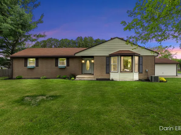 417 E Grant St, Sheridan, MI 48884