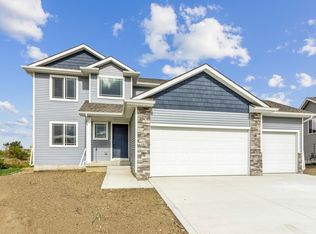 167 NW Pike Cir, Waukee, IA 50263