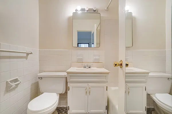 Rented by Bond New York | media 5