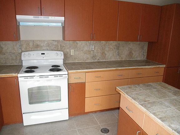 2nd image of 1002 Waterview Dr