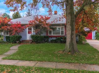 307 E 6th St, Gridley, IL 61744