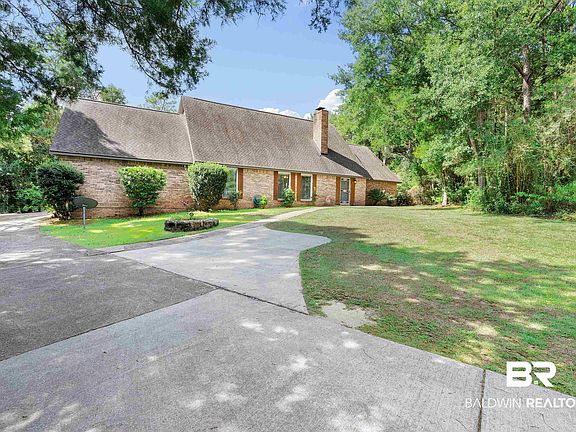 2nd image of 106 River Oaks Cir