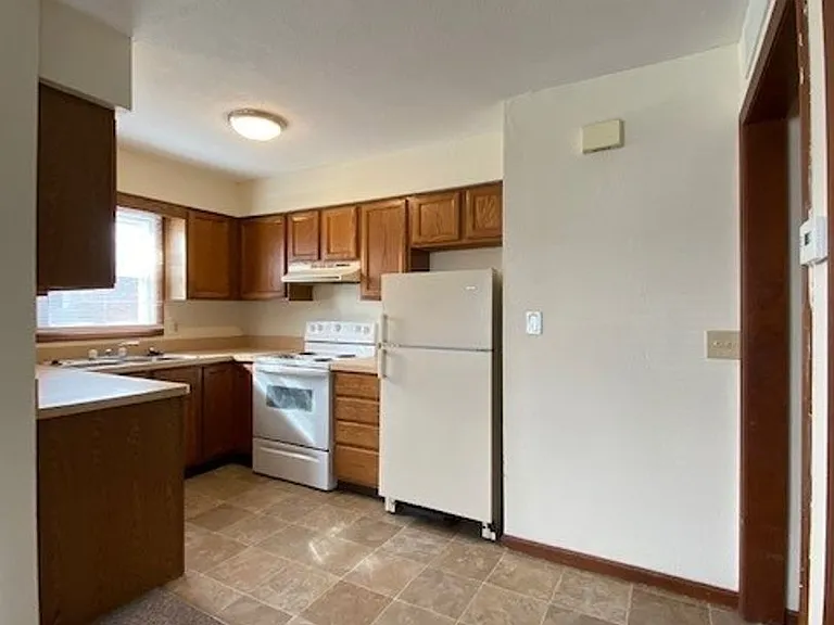 1824 Tiffany Ct — Photo 6