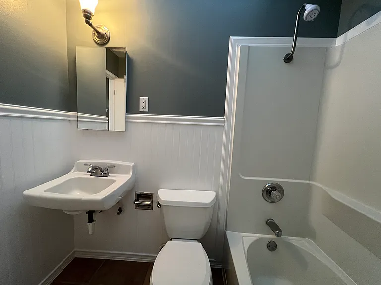 225 N Cloverdale Blvd #2 — Photo 11