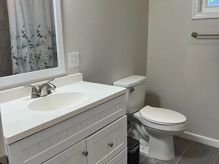 39 Van Leer Ave — Photo 13