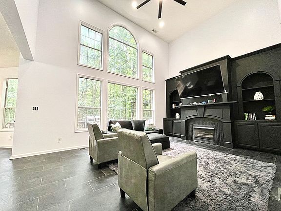 Large windows, natural light