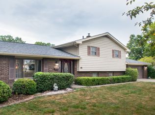 24420 S Oxford Oval, North Olmsted, OH 44070