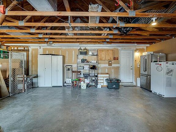 3rd image of 2855 Eagle View Dr