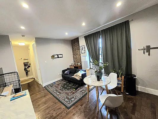 3rd image of 101 Woodruff Ave APT 6D