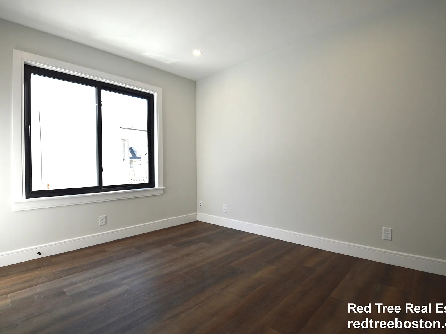 3 bed, 1000 sqft, $4,500 — Photo 3