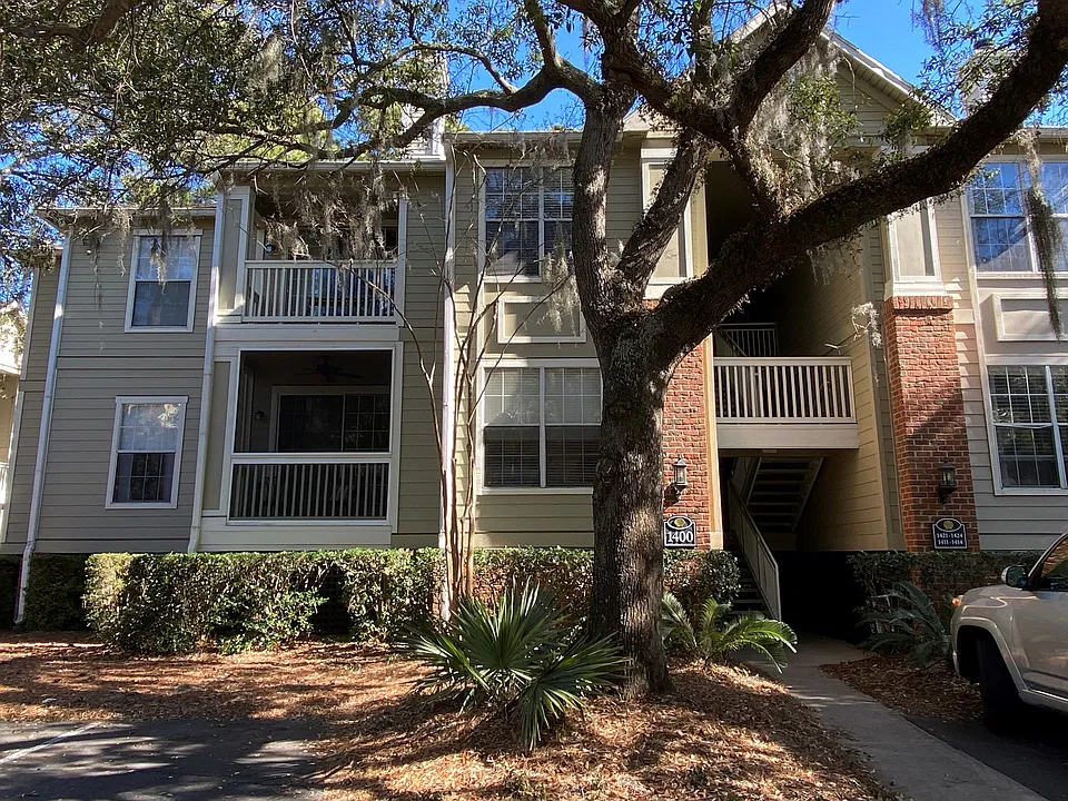 1600 Long Grove Dr #1422