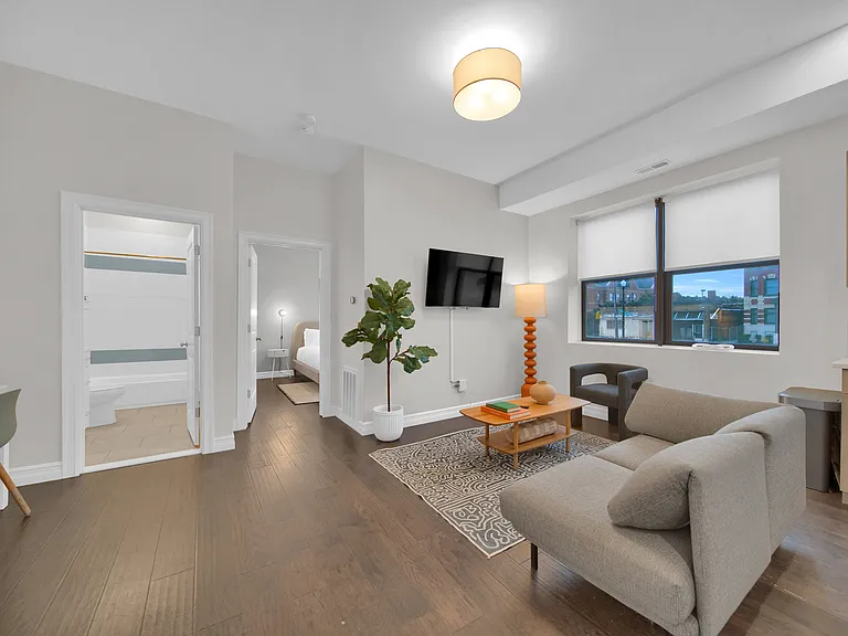 304 Erskine St #2B — Photo 5