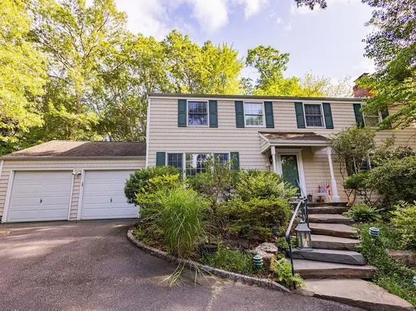 14 Brewster Hill, Setauket, NY 11733