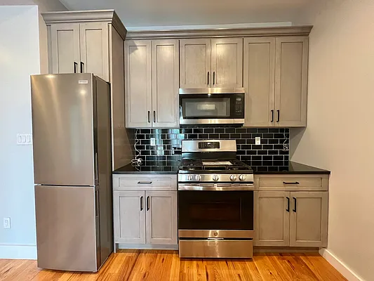 Rented by ERNY LLC | media 21