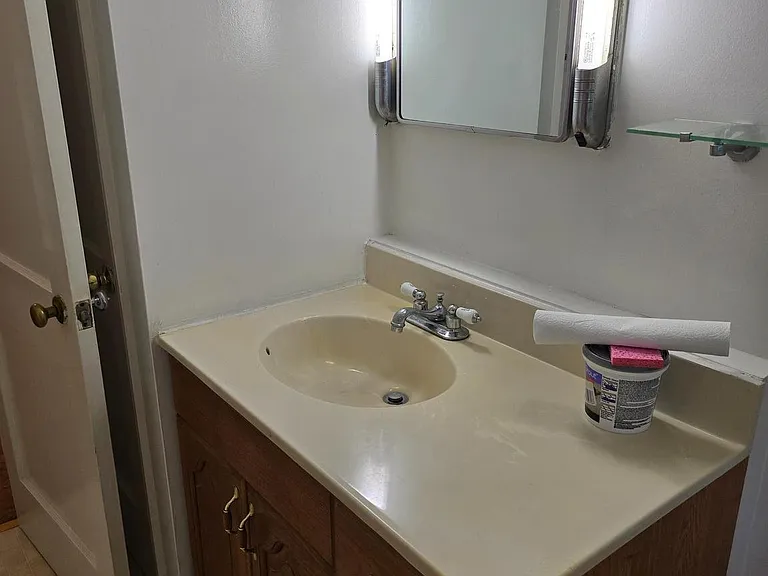 618 Biggs Ave — Photo 10