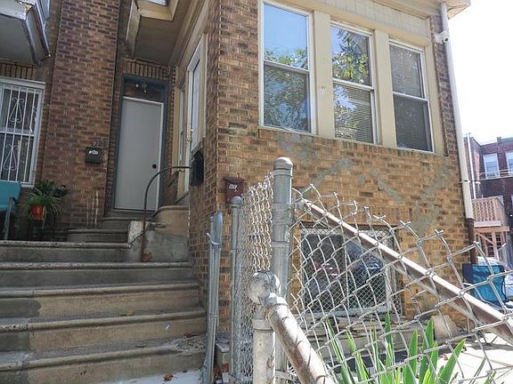3rd image of 4723 Whitaker Ave
