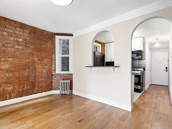 4th image of 714 9th Ave APT 2b
