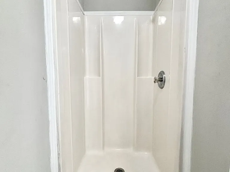 121 Raymond St — Photo 17