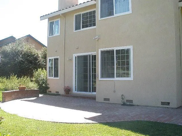 4 bed, 2538 sqft, $4,000 — Photo 2