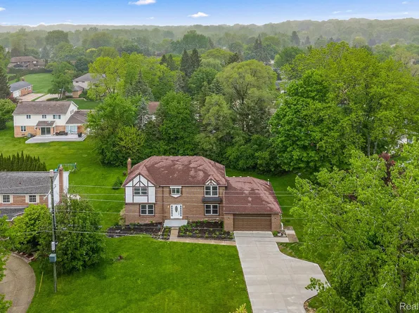 4766 Quarton Rd, Bloomfield Hills, MI 48302