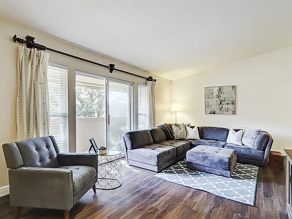 4th image of 1915 Augusta Dr APT 4