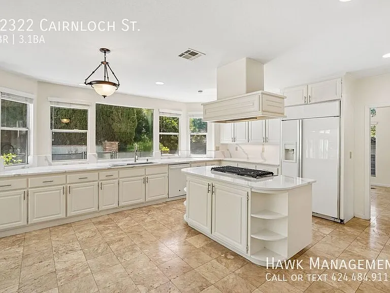 22322 Cairnloch St — Photo 24