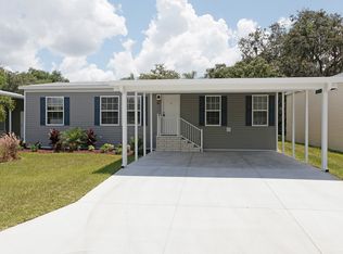 3153 Bending Oak Dr, Plant City, FL 33563