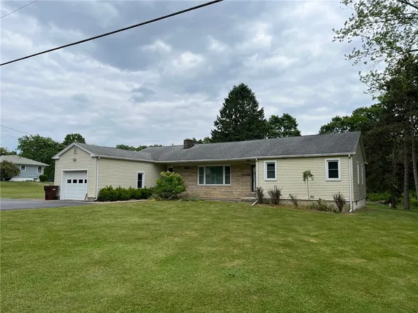 555 New Wilmington Mercer Rd E, Mercer, PA 16137