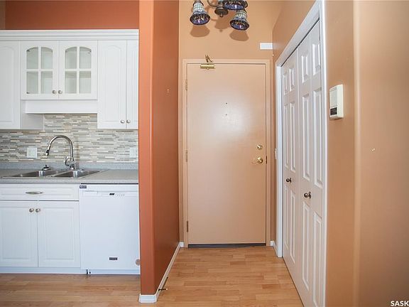 2nd image of UNIT 411-215 Lowe ROAD