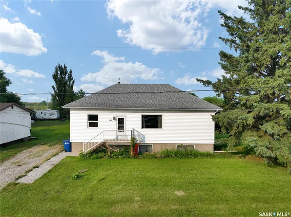 701 3rd Avenue, Spy Hill, SK S0A 3W0